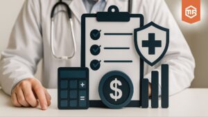 Médico com estetoscópio ao fundo e ícones gráficos 3D representando saúde, finanças e checklist sobre uma mesa.